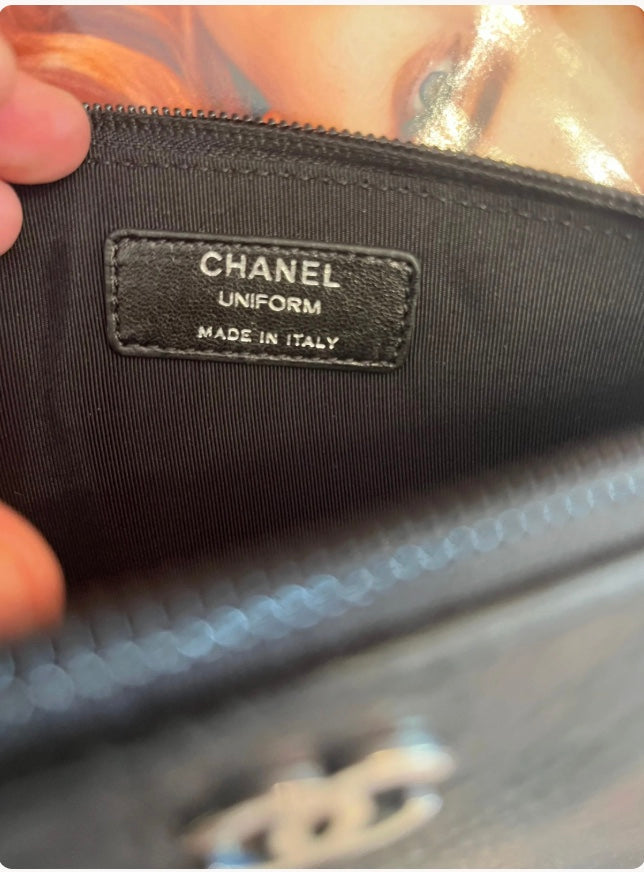 Pochette Chanel Uniform in pelle nera