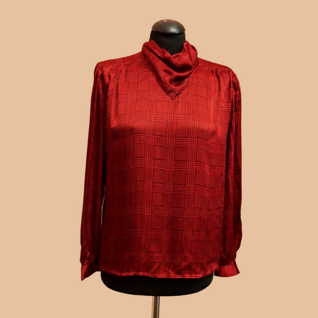 Camicia Valentino anni ’90 in Principe di Galles e collo foulard