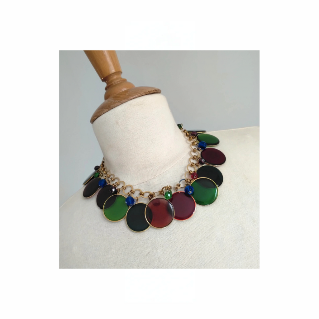 Collana girocollo anni '80 in metallo dorato con ciondoli colorati