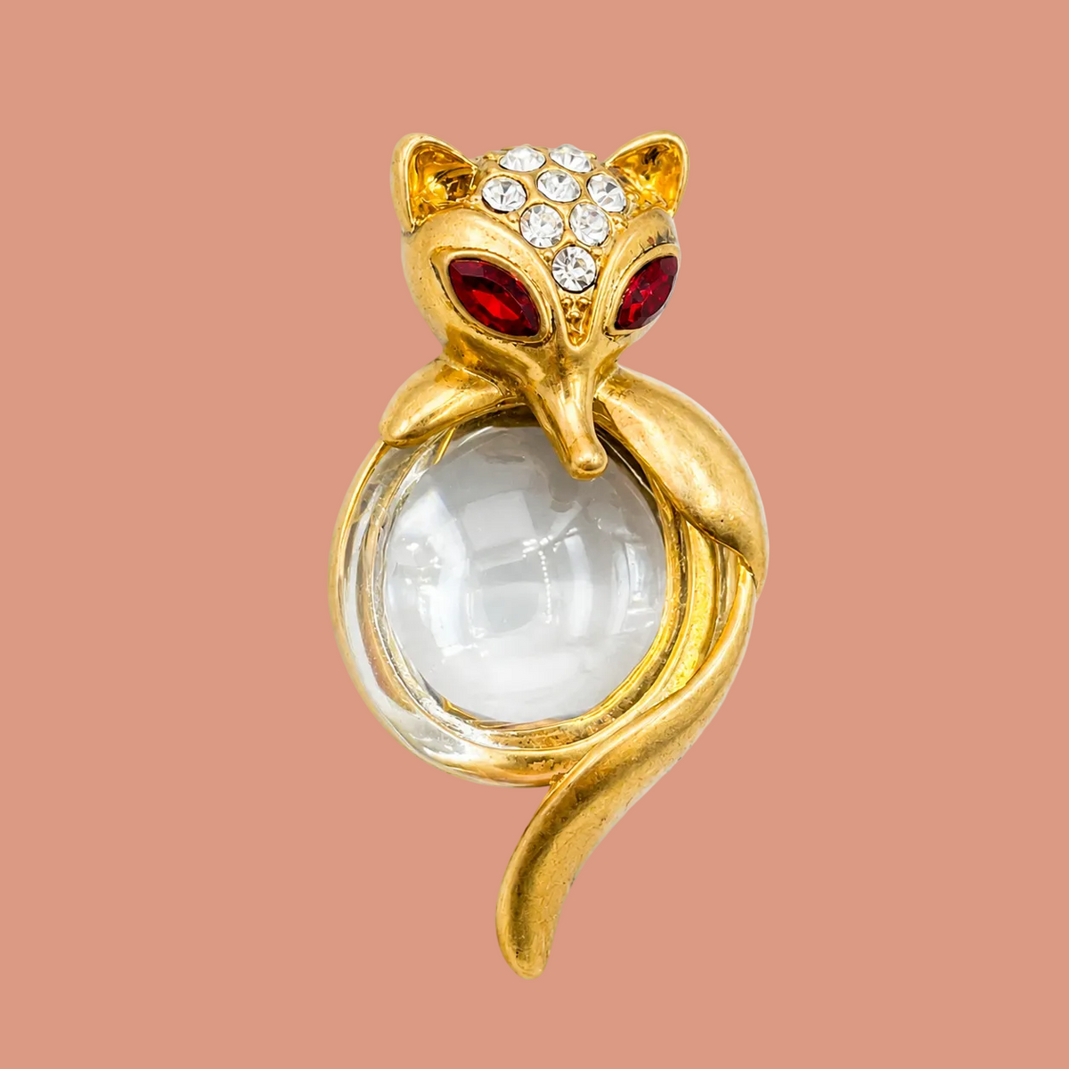 Trifari Fox Jelly Belly  Spilla Trifari a forma di volpe  — fine anni ’70