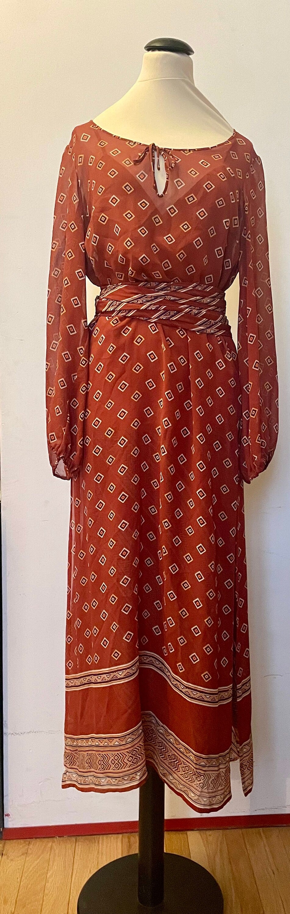Abito sartoriale in seta stampata fine anni ’70