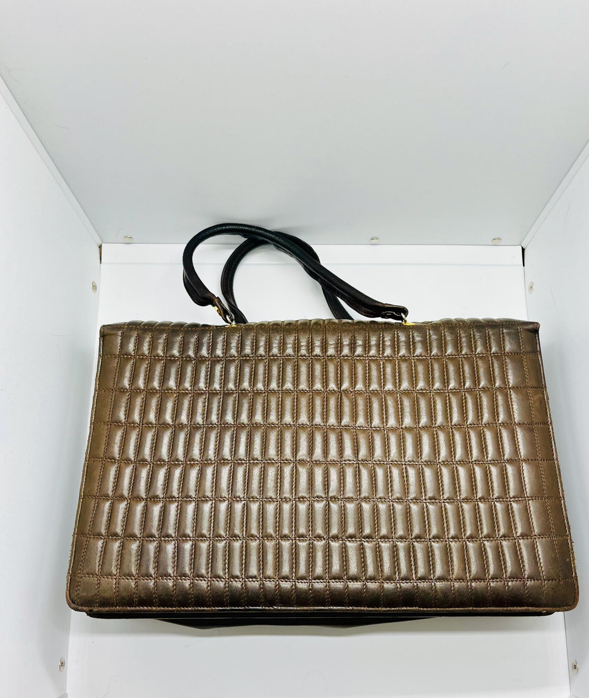 Brown Quilted  Borsa italiana in pelle marrone trapuntata — anni ’70