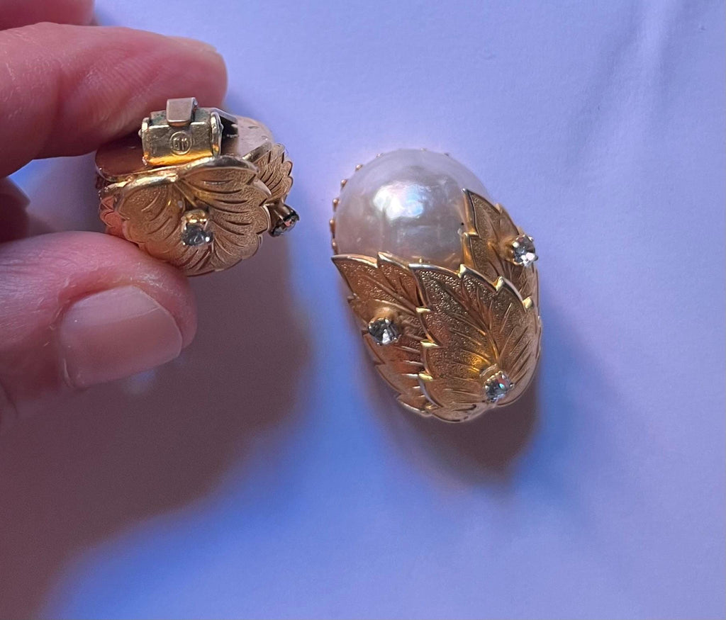 Giuliano Fratti clip on vintage earrings