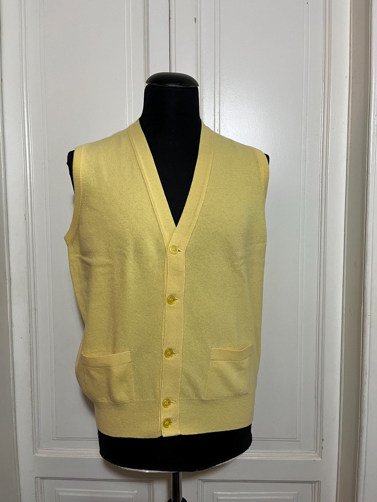 Yellow Geelong  Gilet da uomo Stivaleria Savoia in lana gialla Super Geelong — anni ’90