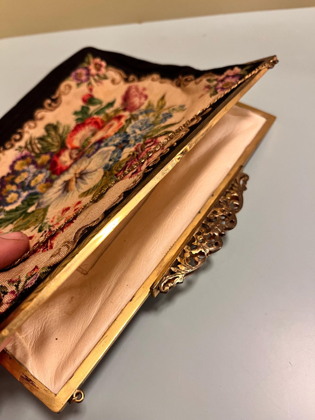 Borsa anni 5o piccolo punto