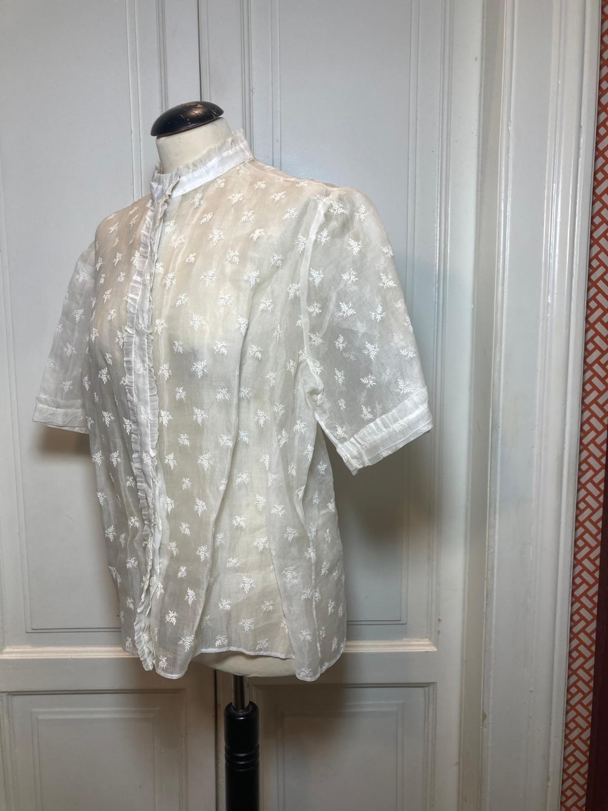 Camicia anni ’60, realizzata in finissimo voile di cotone ricamato