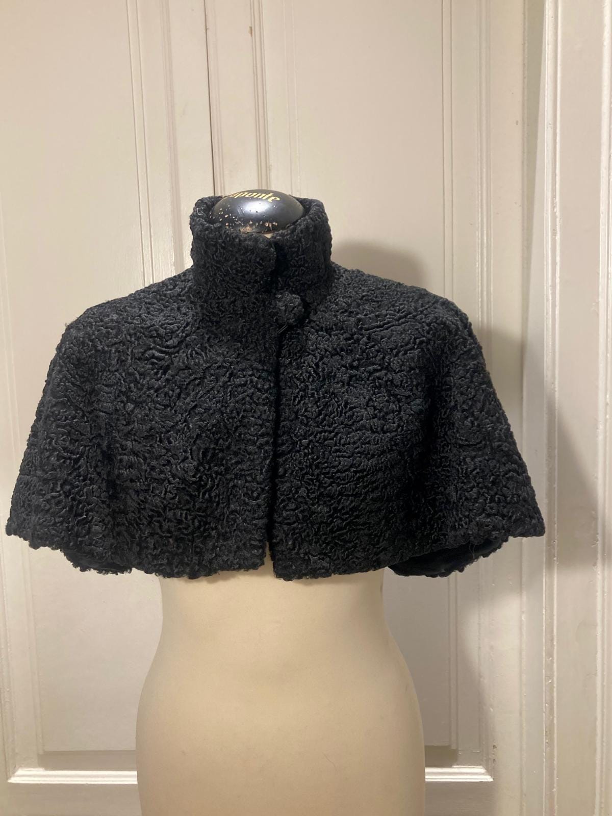 Mantella in Breitschwanz nero anni 60
