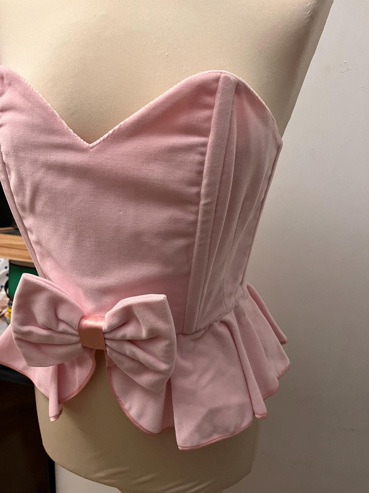 Pink Velvet  Bustier sartoriale in velluto rosa — Made in Italy, anni ’80