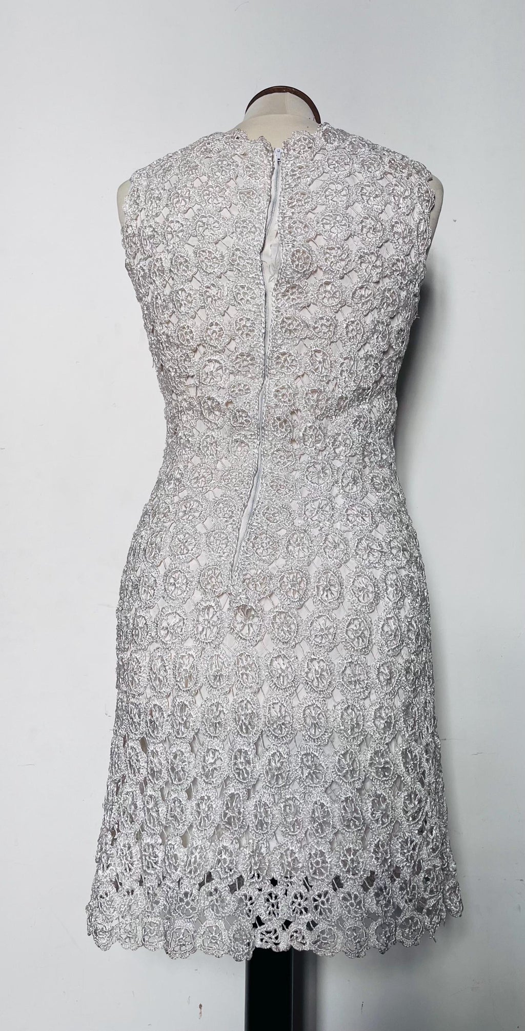 Abito crochet in rafia bianca anni ’60