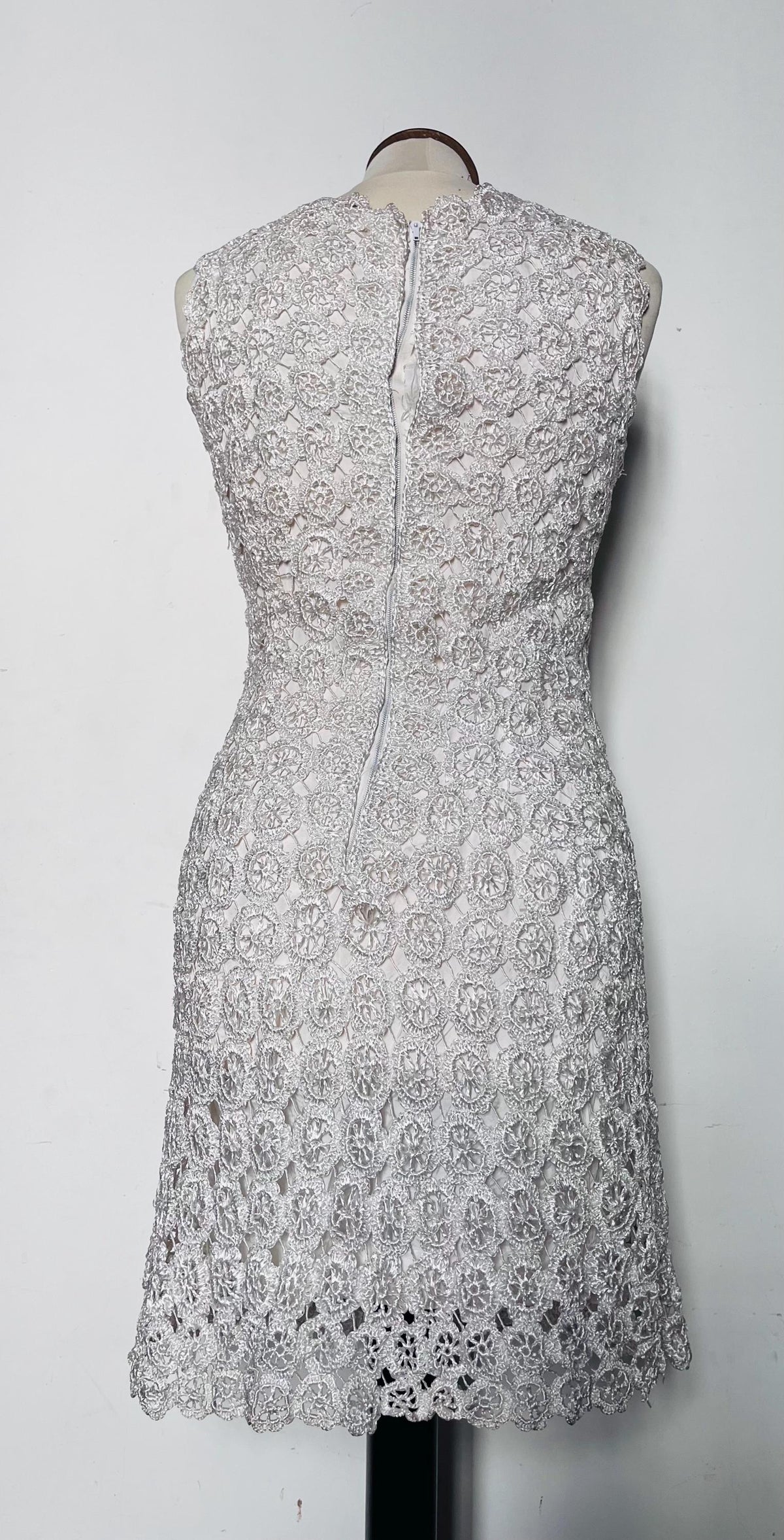 Abito crochet in rafia bianca anni ’60