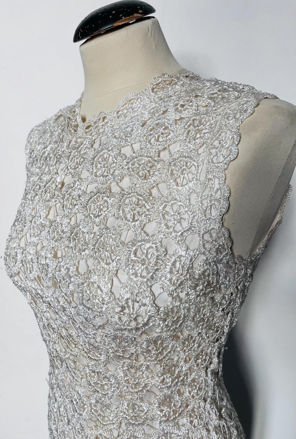 Abito crochet in rafia bianca anni ’60