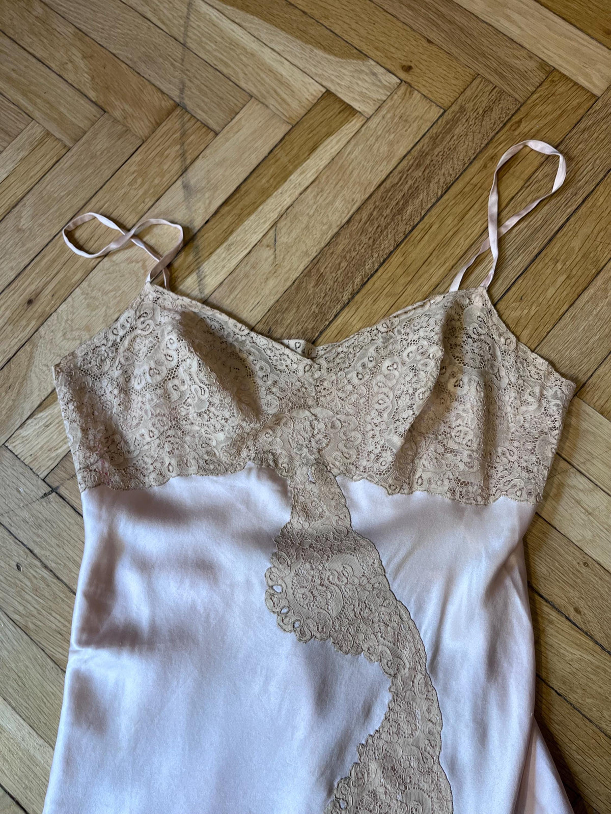 Sottoveste  in seta rosa e pizzo anni ’60