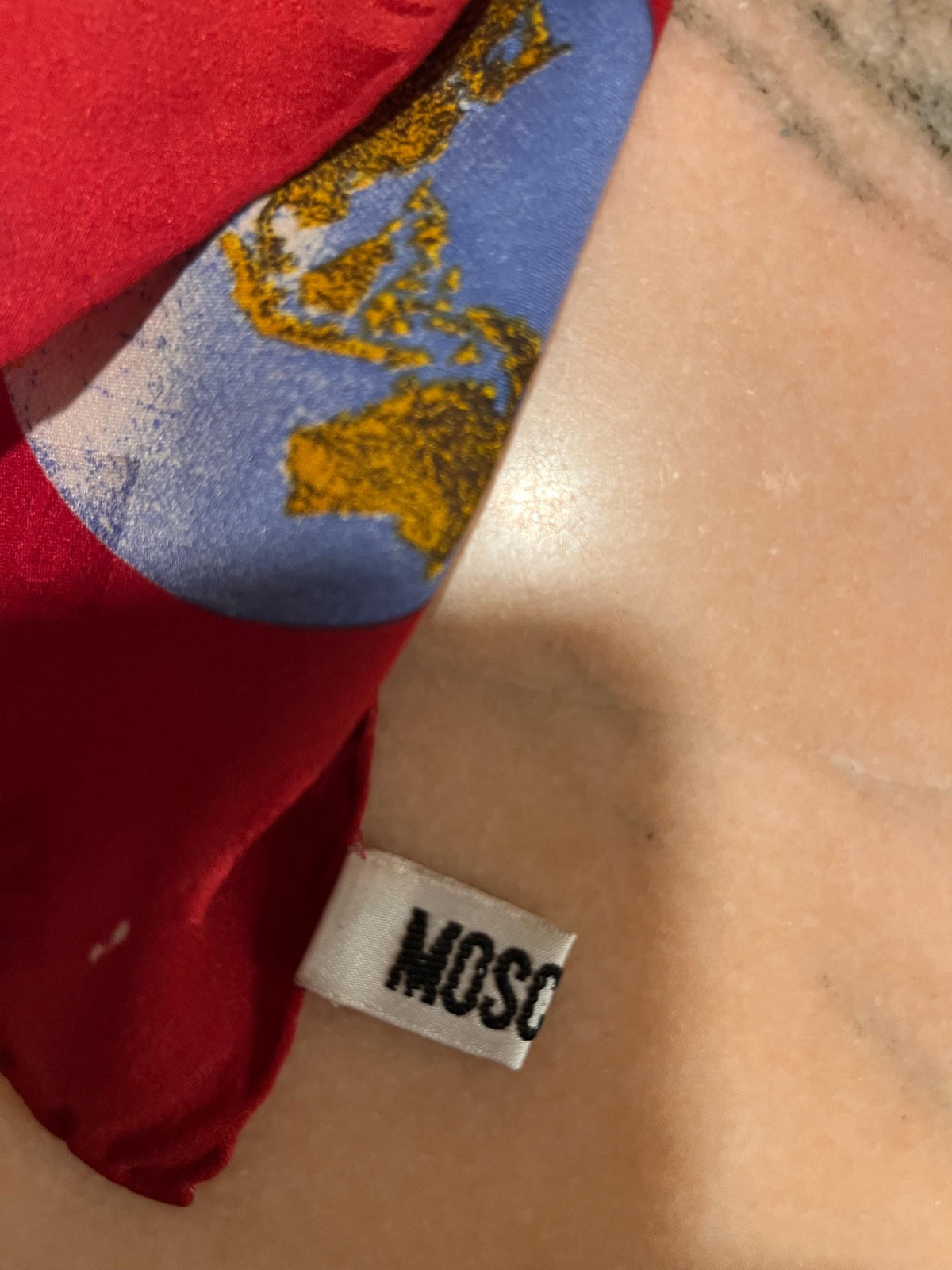 Foulard Moschino " Save our sphere"