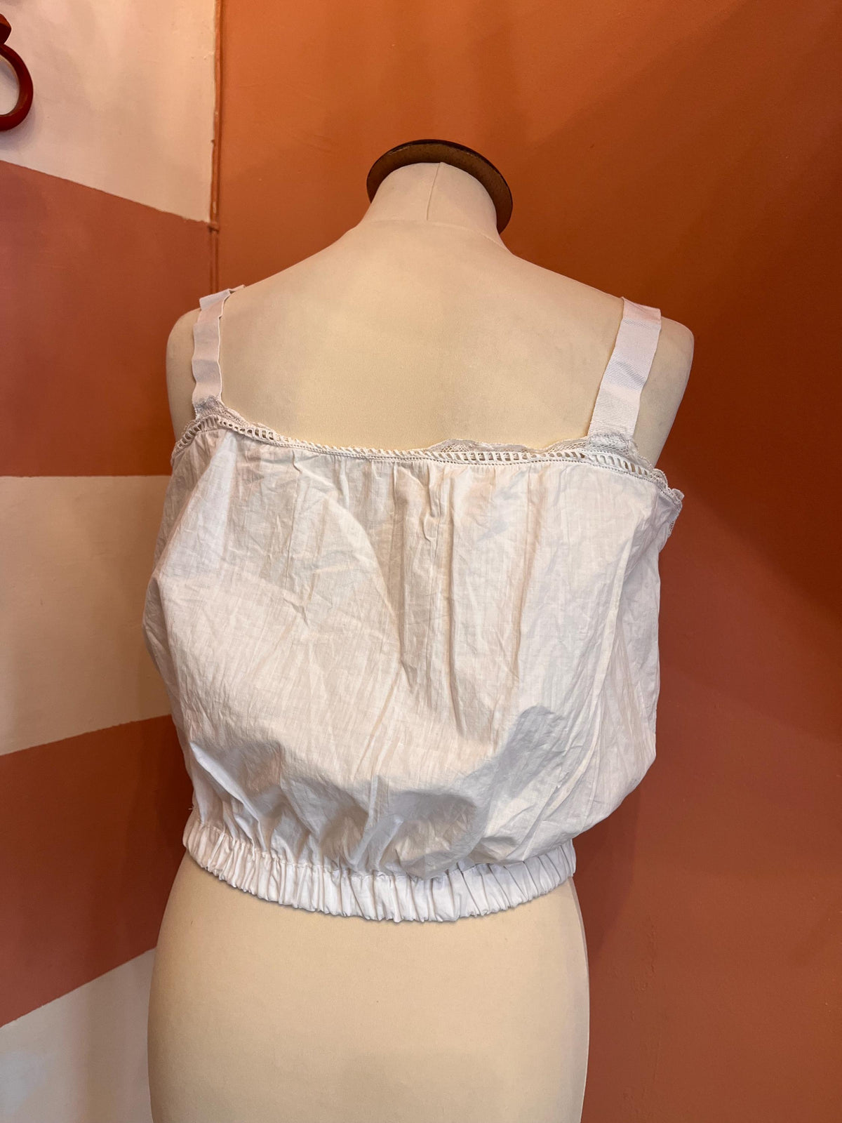 Top vintage in cotone ricamato