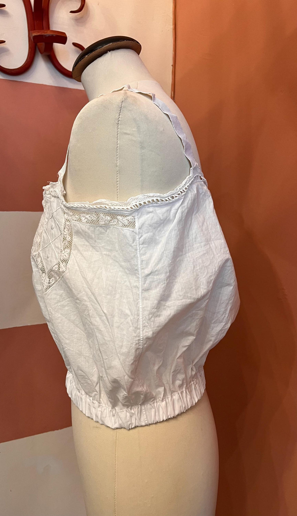 Top vintage in cotone ricamato