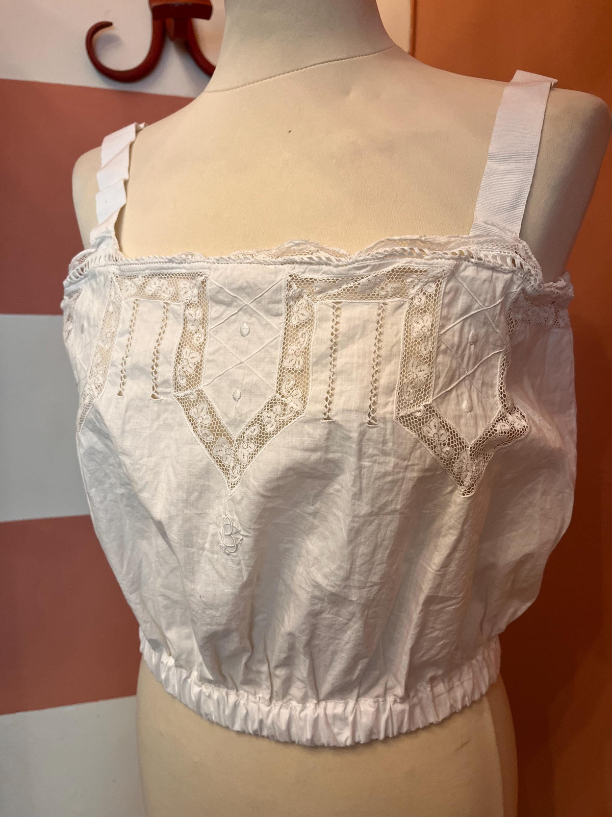 Top vintage in cotone ricamato